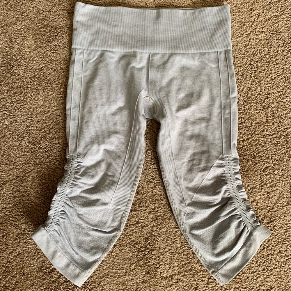 Grey Lululemon Cropped leggings size 6